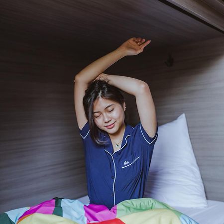 Nomad Hostel Kemang Giacarta Esterno foto