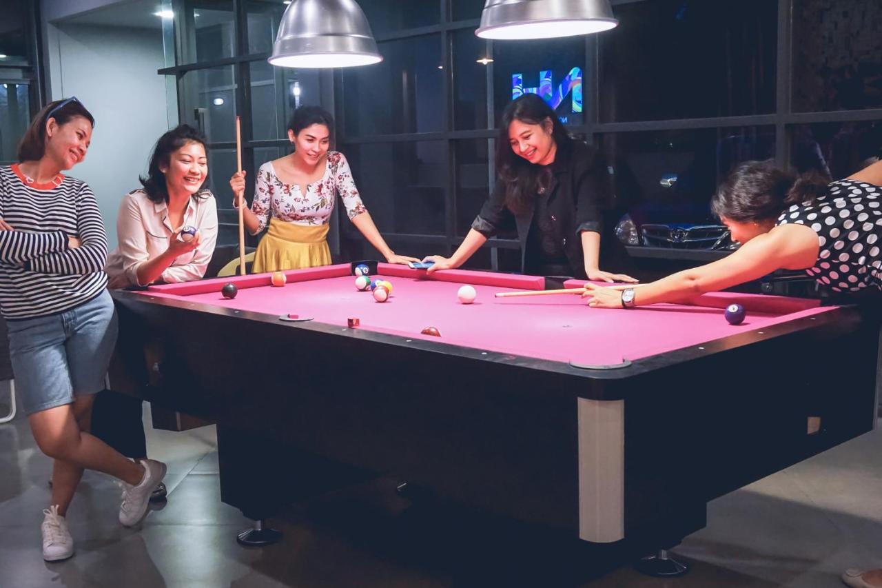 Nomad Hostel Kemang Giacarta Esterno foto