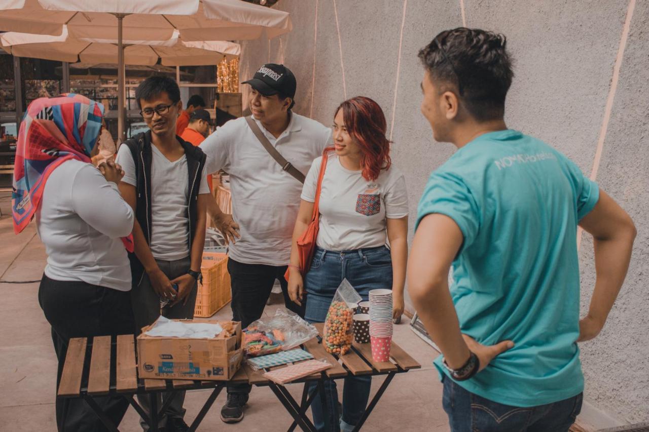 Nomad Hostel Kemang Giacarta Esterno foto