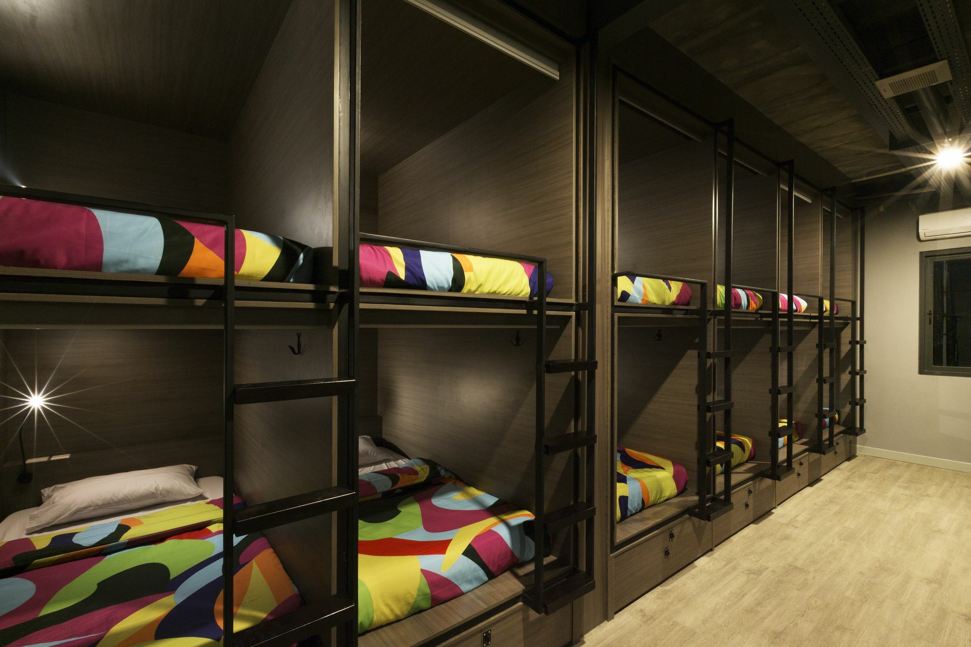 Nomad Hostel Kemang Giacarta Esterno foto