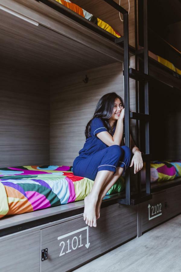 Nomad Hostel Kemang Giacarta Esterno foto