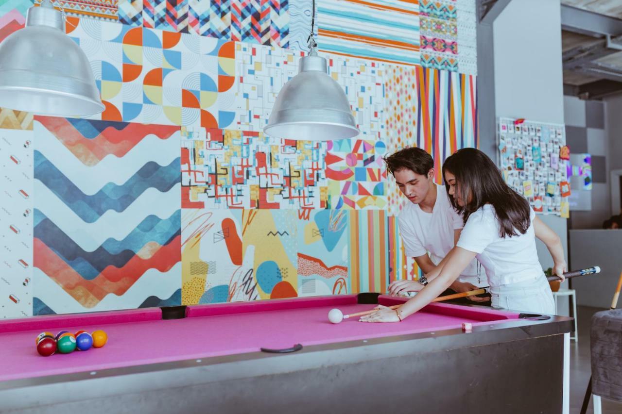 Nomad Hostel Kemang Giacarta Esterno foto